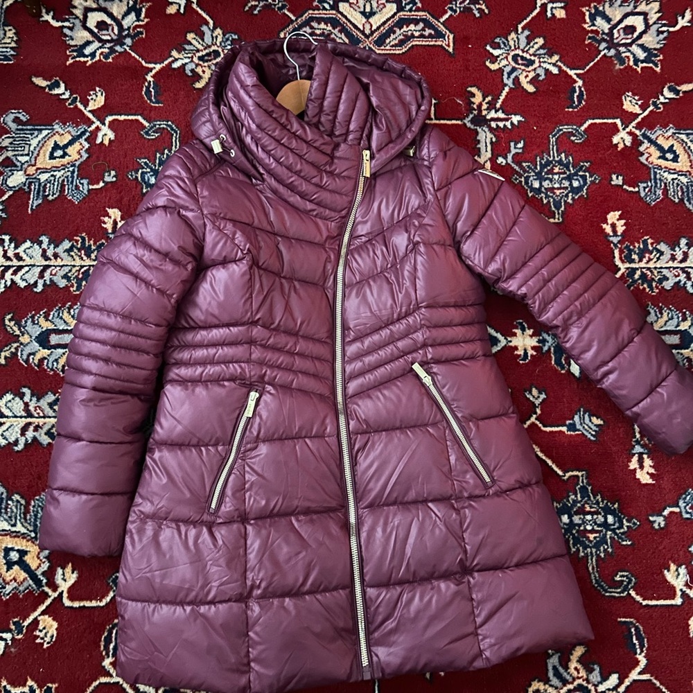 GUESS
Water Resistant Hooded Puffer Jacket In Jam Size
Large - Picture 3 of 12